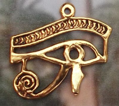 Medium Egyptian Royal Eye Of Horus Pendant - Mandarava Gifts for the Spirit