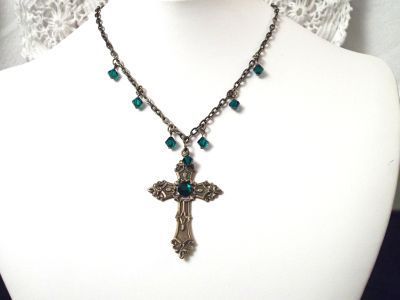 Parisian Cathedral Vintage Style Necklace