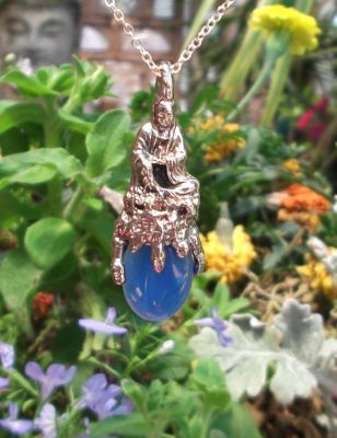 Sitting Quan Yin Gem Pendant